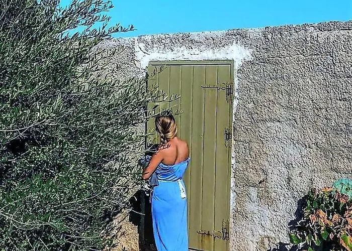 Apartment Neso Seafront Paros Parasporos