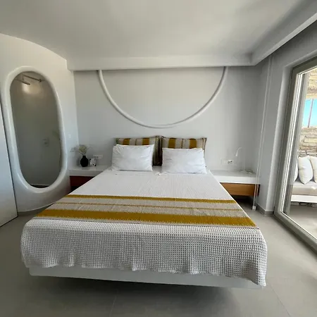 Apartment Neso Seafront Paros Parasporos