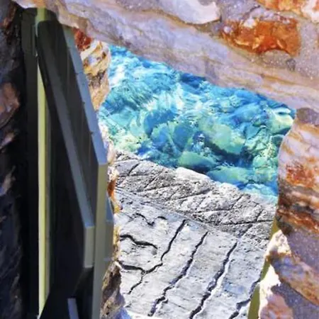 Neso Seafront Paros Apartment *