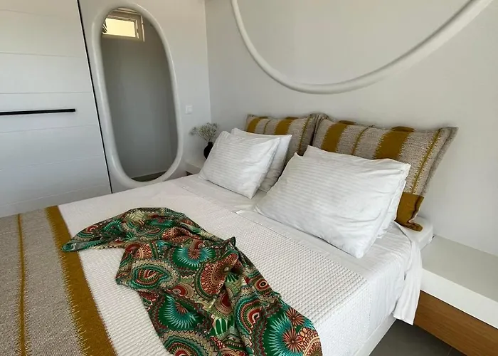 Neso Seafront Paros * Parasporos